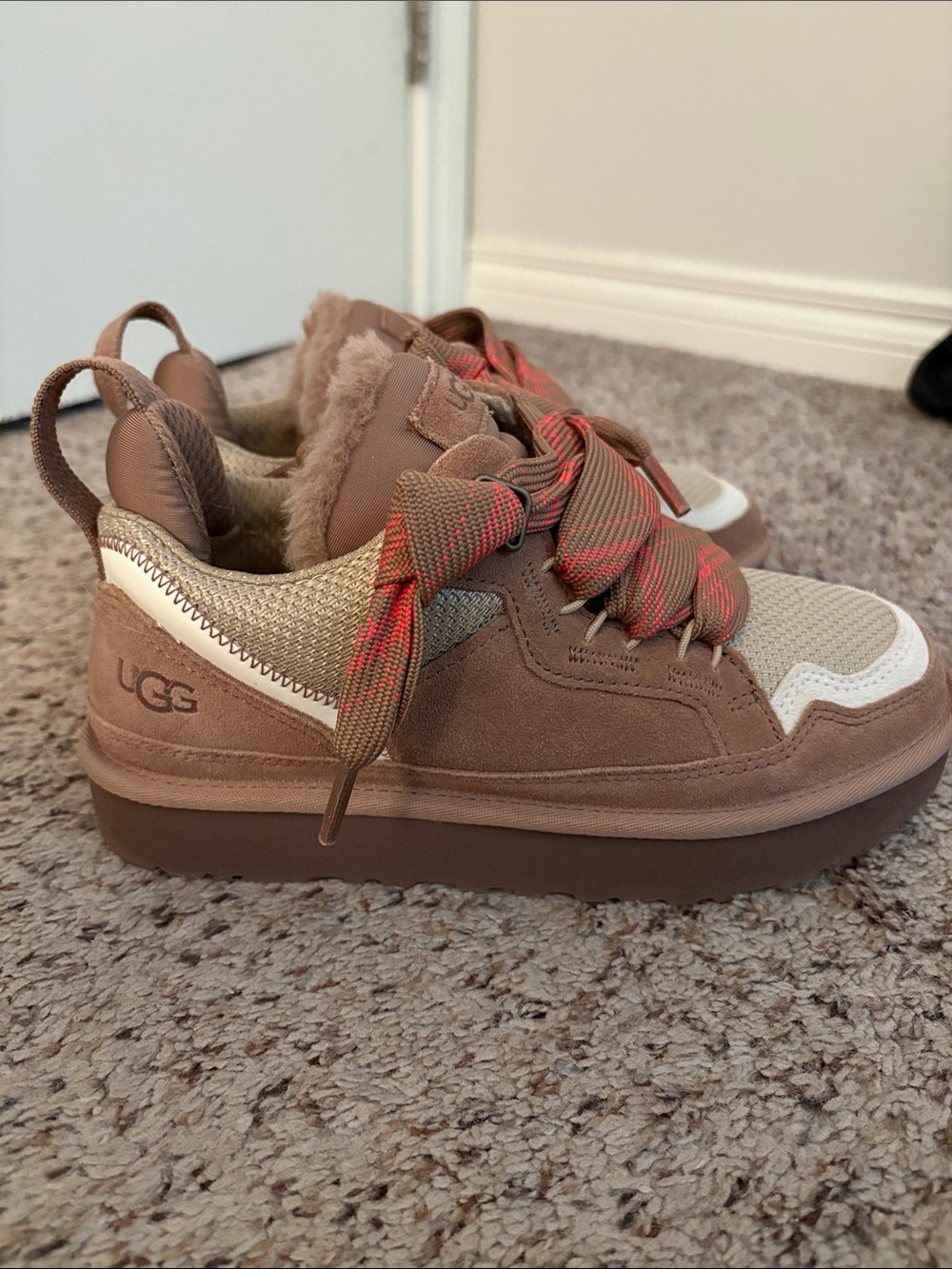 UGG woman’s lowmel sneakers